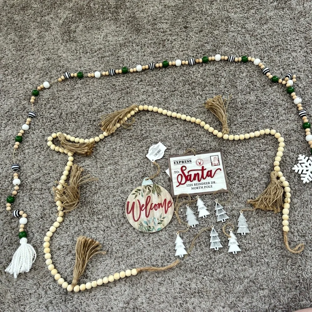 Christmas Decor Bundle Wood Bead Garlands Santa Sign Welcome Ornament 10pc‎ Set